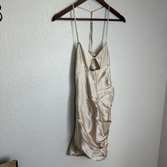 The Sei Cream Cut Out Ruched Dress SZ 4 w/tags - Picture 8 of 16